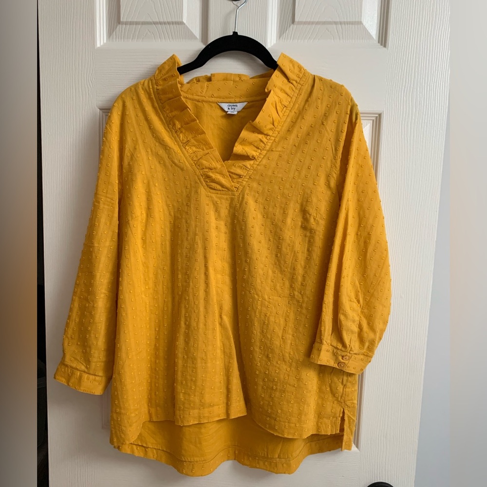 Crown & Ivy Ruffle Top Medium
